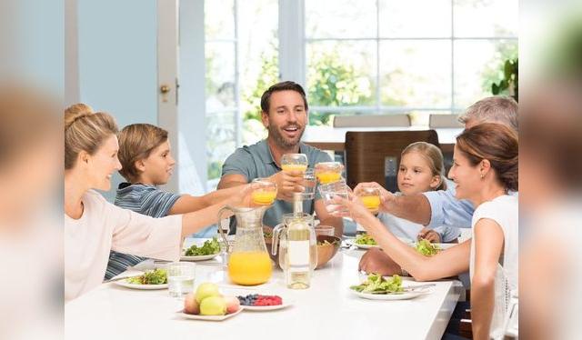 Compartir la mesa fortalece vínculos, reduce el estrés y mejora los hábitos alimentarios.