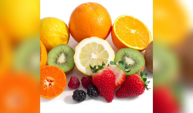 La vitamina D ayuda a absorber el calcio, fortalece los huesos y apoya al sistema inmunológico. La vitamina D ayuda a absorber el calcio, fortalece los huesos y apoya al sistema inmunológico.