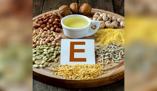 Los frutos secos, ricos en vitamina E, ayudan a proteger los huesos del envejecimiento   