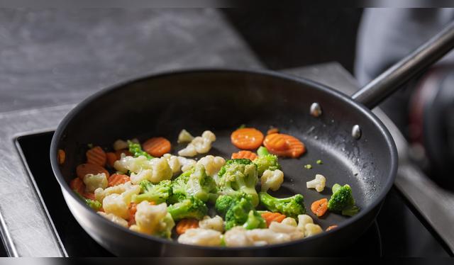 Lo mejor es saltear las verduras con aceite de oliva.   