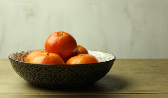 Guarda las mandarinas en un lugar seco, fresco y oscuro. Guarda las mandarinas en un lugar seco, fresco y oscuro.