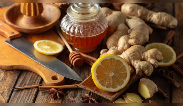 Se sugiere consumirlo en infusiones, masticar raíz fresca o mezclarlo con miel y limón. Fuente: Shutterstock.   