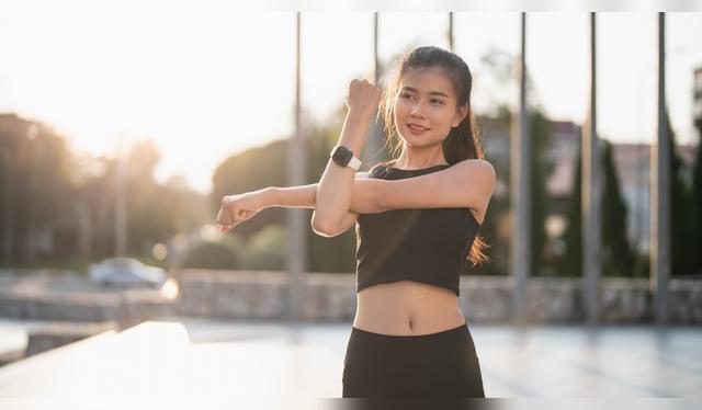 Una taza de café y un plátano: la dupla más sencilla para arrancar el día con energía. Una taza de café y un plátano: la dupla más sencilla para arrancar el día con energía.