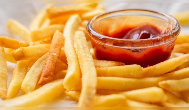 Papas fritas, salsas y pellejo: los verdaderos culpables de las calorías ocultas. Papas fritas, salsas y pellejo: los verdaderos culpables de las calorías ocultas.