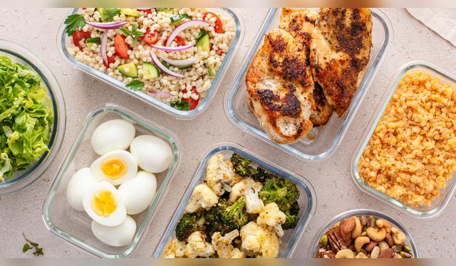 Distribuye muy bien los grupos de alimentos.   