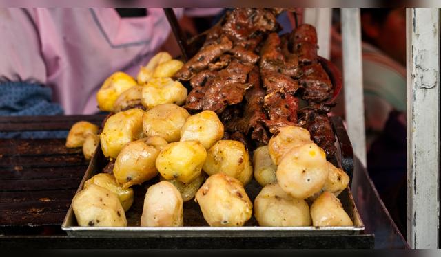 El anticucho es peruano.   