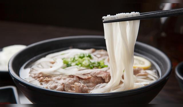 Fideos de arroz. Fideos de arroz.