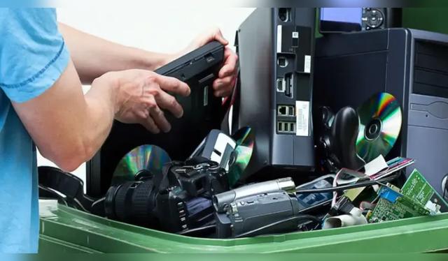 Los plásticos negros pueden contener retardantes de llama bromados, químicos relacionados con cáncer y alteraciones hormonales.