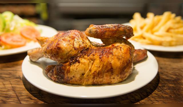  Primos Chicken Bar tiene el mejor pollo a la brasa.   