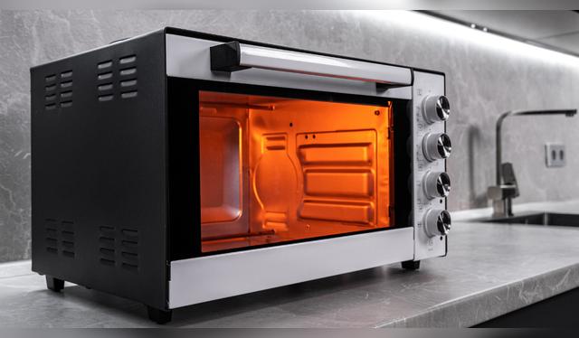 El horno eléctrico consume hasta 3 Wh cuando está enchufado y sin usar.    