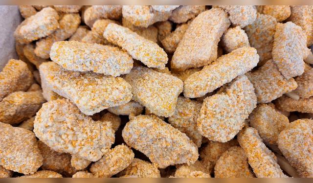 Nuggets de pollo congelados.   