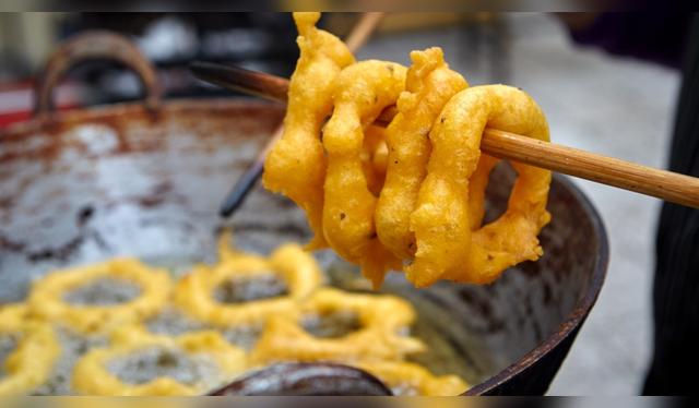 Cada tercer viernes del mes, se celebra el Día Nacional de los Picarones en Perú. Fuente: Shutterstock.   