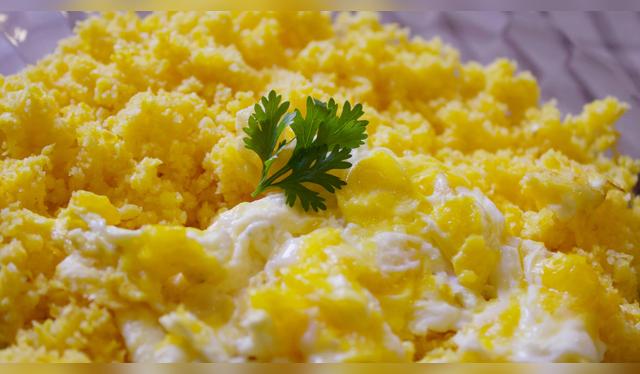  Huevos revueltos perfectos: así los prepara una chef con Estrella Michelin    