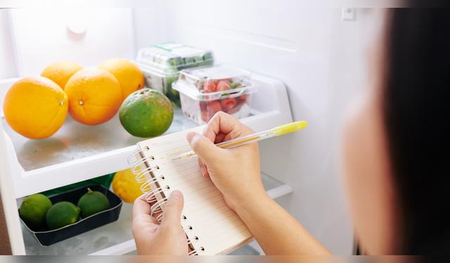 Puedes consumir los restos de comida en un máximo de 2 días en el refrigerador.   