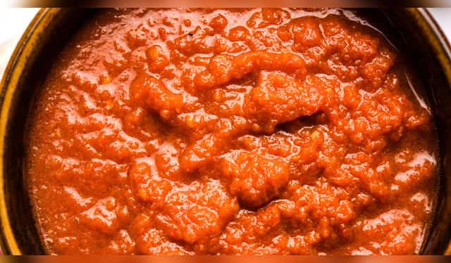 Salsa de tomate casera.   