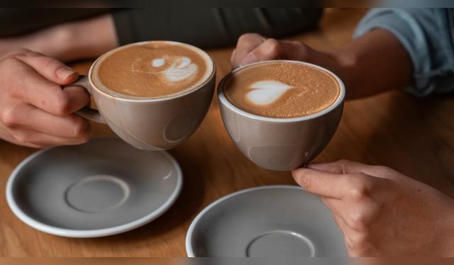 El café impide la absorción del calcio de la leche. El café impide la absorción del calcio de la leche.