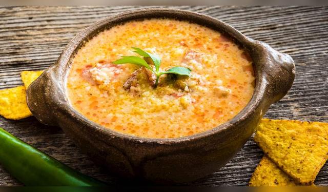 El caldo de queso, originario de Sonora, ha logrado posicionarse como la mejor sopa de América Latina. Fuente: TasteAtlas.   