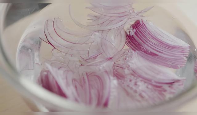 Alternar agua fría y caliente desactiva el picor, pero mantiene el “crunch” intacto. Alternar agua fría y caliente desactiva el picor, pero mantiene el “crunch” intacto.