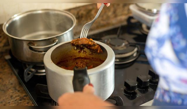 Con la olla a presión podrás cocinar la carne en minutos.   