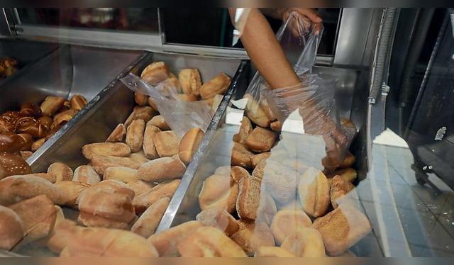 Pan francés se consume típicamente en el desayuno. Pan francés se consume típicamente en el desayuno.