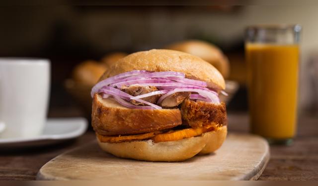 Pan con chicharrón. Pan con chicharrón.