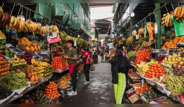 Cientos de frutas y verduras poseen pesticidas.   
