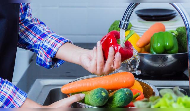 Frutas perfectas y brillantes suelen indicar el uso intensivo de químicos en los cultivos. Frutas perfectas y brillantes suelen indicar el uso intensivo de químicos en los cultivos.