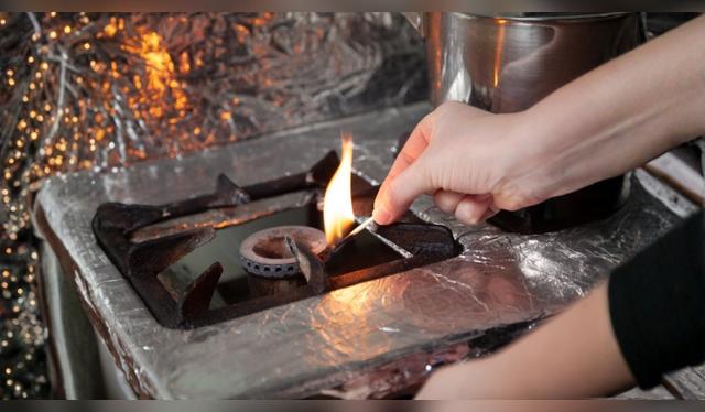 Técnicos en gas doméstico advierten que el aluminio aumenta el riesgo de explosiones en cocinas. Técnicos en gas doméstico advierten que el aluminio aumenta el riesgo de explosiones en cocinas.