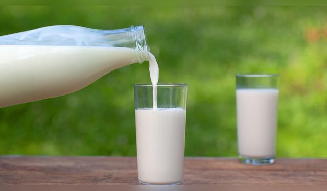 La leche sin pasteurizar aumenta enormemente el riesgo de infecciones como meningitis y encefalitis, especialmente en niños y embarazadas.   