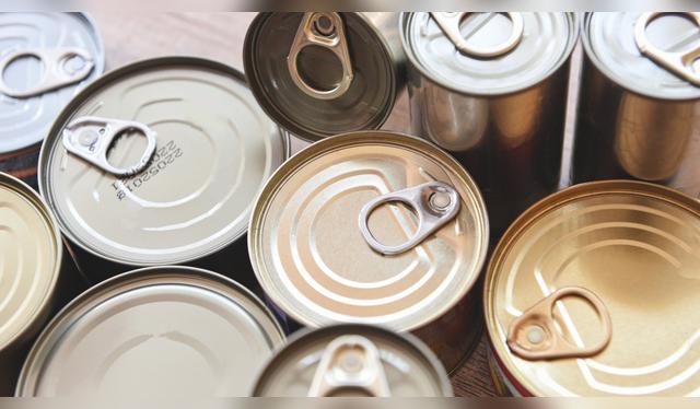 Las latas abolladas o abombadas pueden contener la toxina botulínica, una de las sustancias más peligrosas para el sistema nervioso humano.   