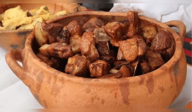  Chicharrón de alpaca.   