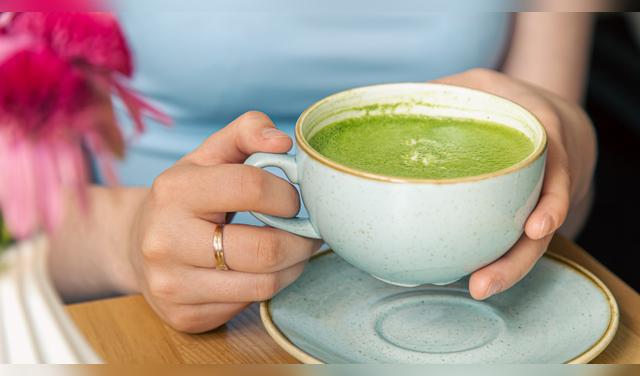 Prepara el matcha latte perfecto con este paso a paso. Foto: Envato  