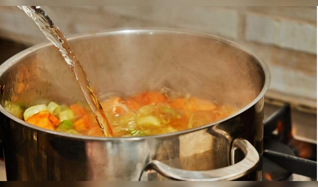 La pérdida de color y nutrientes en vegetales verdes depende del calor, el tiempo de cocción y el contacto con el agua. Foto: Envato  