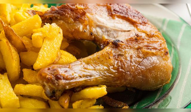 Primos Chicken Bar destaca en Lima por su pollo crujiente, sazón equilibrada y una propuesta urbana con precios de S/ 33 a S/ 35 por cuarto de pollo. Foto: Envato  
