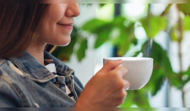 El café ofrece un estímulo rápido, mientras el té proporciona una activación más gradual. Foto: Envato El café ofrece un estímulo rápido, mientras el té proporciona una activación más gradual. Foto: Envato