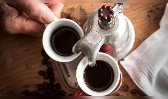 El café peruano gana reconocimiento internacional con cafeterías que destacan por su calidad y propuesta. Foto: Envato  
