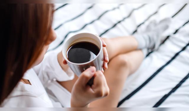 La genética no es el único factor: el tabaco, algunos medicamentos, las hormonas y la tolerancia también modifican cómo el cuerpo procesa la cafeína. Foto: Envato  