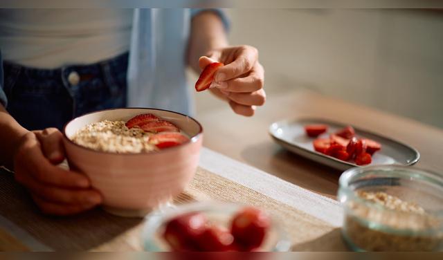 La avena puede consumirse cruda o cocida según las preferencias y necesidades nutricionales de cada persona. Foto: Envato  
