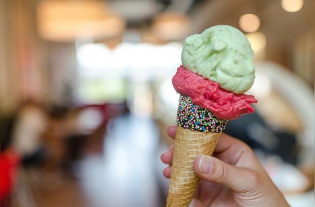 El helado se revaloriza como un aliado para pacientes oncológicos, mejorando su calidad de vida durante los tratamientos de cáncer.    