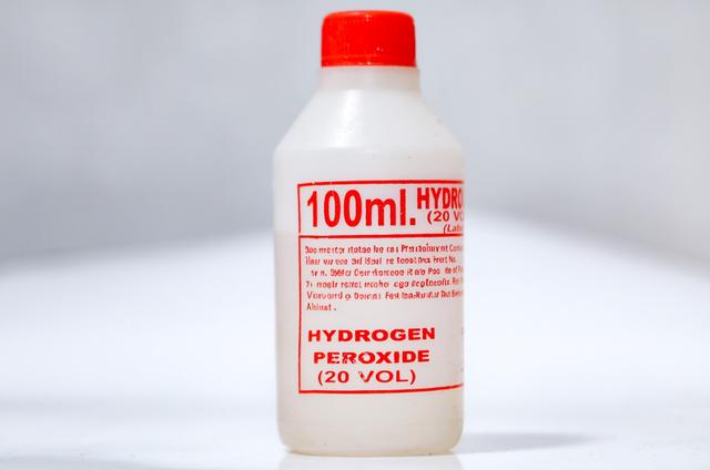 Agua oxigenada. Agua oxigenada.