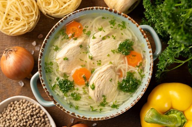 El caldo de gallina es más nutritivo y energético. Fuente: Shutterstock.   