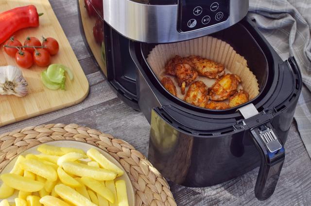 Preparar alimentos en el air fryer no garantizar que sean saludables. Fuente: Shutterstock.   