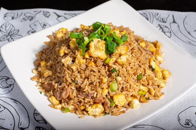 Continuaron con un contundente arroz chaufa.   