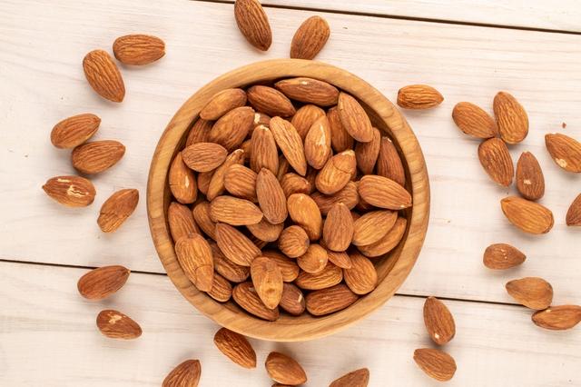 Los frutos secos para complementar la nutrición.   