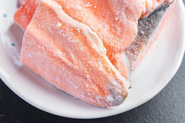 El pescado congelado no es inferior al fresco.   