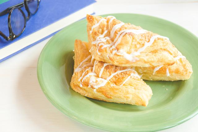 Con solo tres ingredientes y pasos simples, el pan nube se convierte en un snack ligero. Fuente: Pexels.   