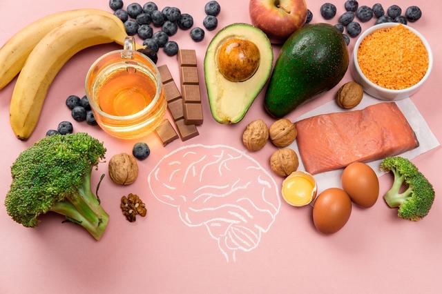La ingesta de ciertos alimentos, aporta vitaminas y nutrientes. Fuente: Shutterstock.   