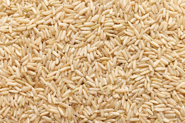 El mejor reemplazo del arroz blanco es el arroz integral.   