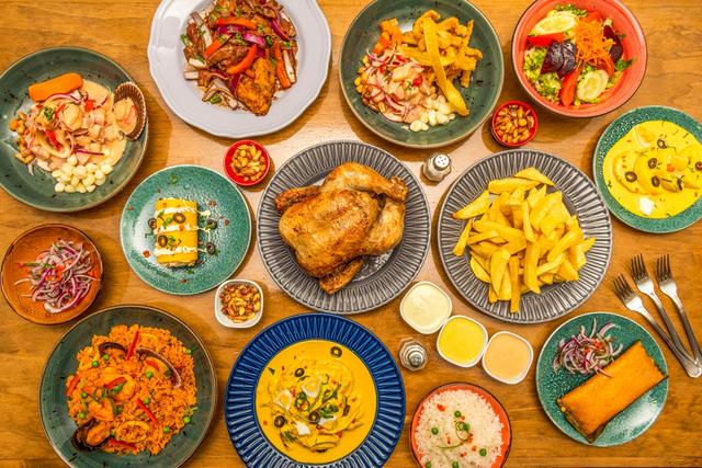 La gastronomía peruana es diversa y deliciosa.   