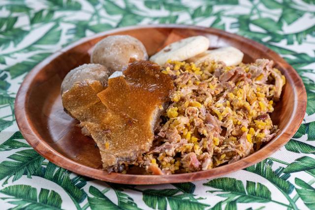 El mejor plato del mundo es la lechona.   